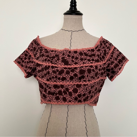 NWT By Anthropologie Off-The-Shoulder Top - size 8, 10 - Picture 3 of 15